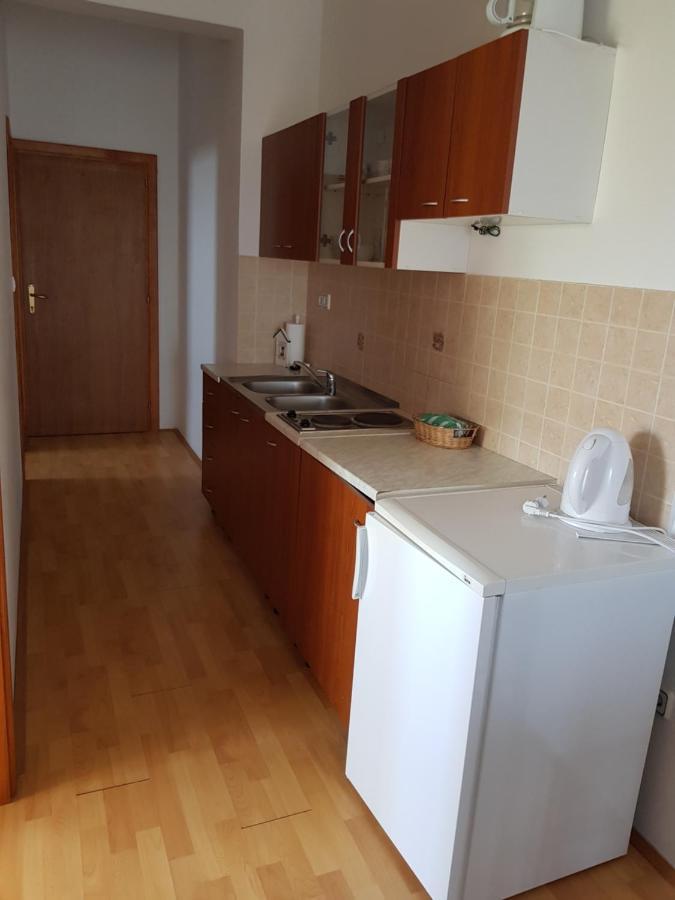 Apartments Akiki Karlobag Luaran gambar