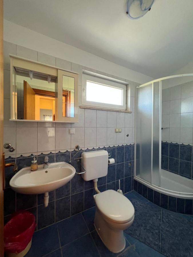 Apartments Akiki Karlobag Luaran gambar